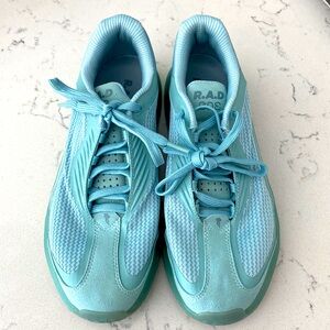 R.A.D Global One Trainer size 8 men size 9.5 women teal